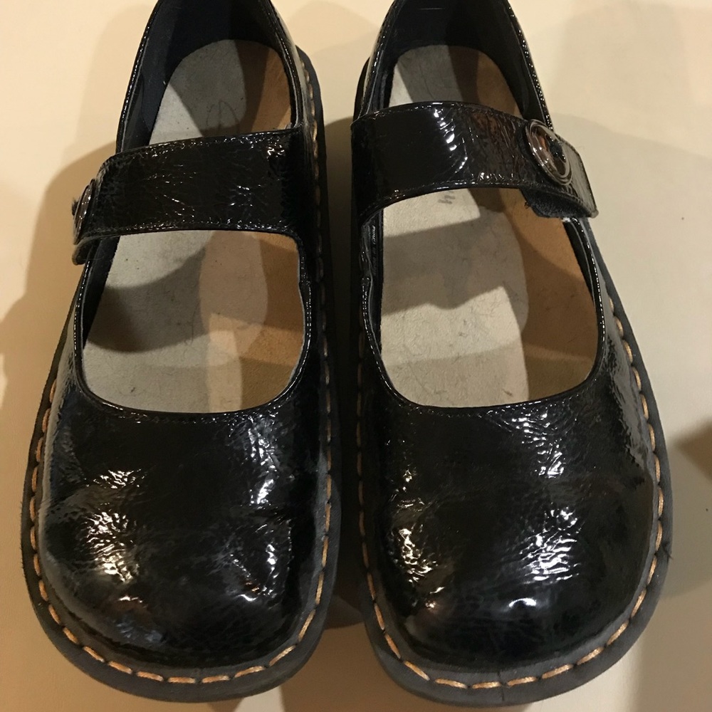 Savvy, Mary Jane style shoes